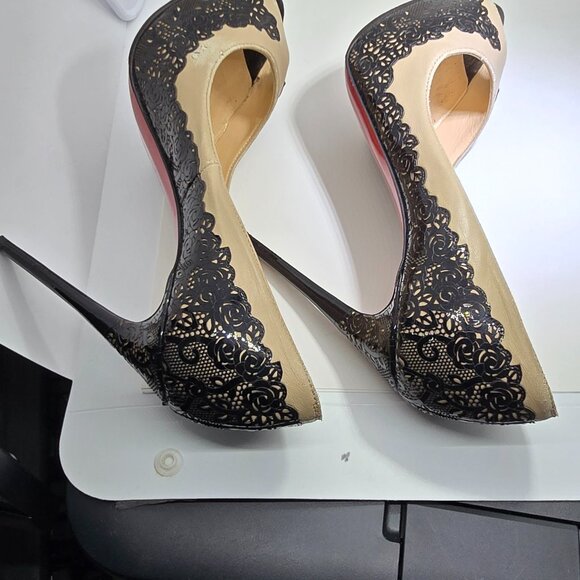 Christian Louboutin Two Tone Laser Cut Lace Patent And Leather Veramucha Peep To - Picture 6 of 11